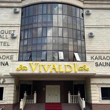 Hotel Vivaldis Alma-Ata Buitenkant foto