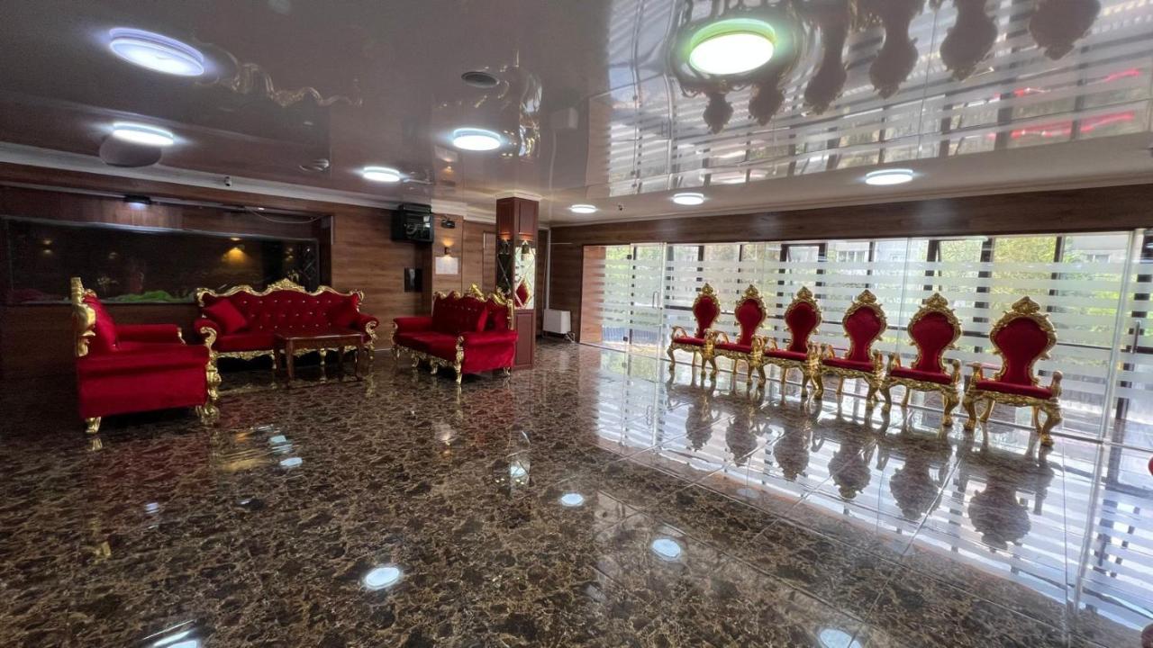 Hotel Vivaldis Alma-Ata Buitenkant foto